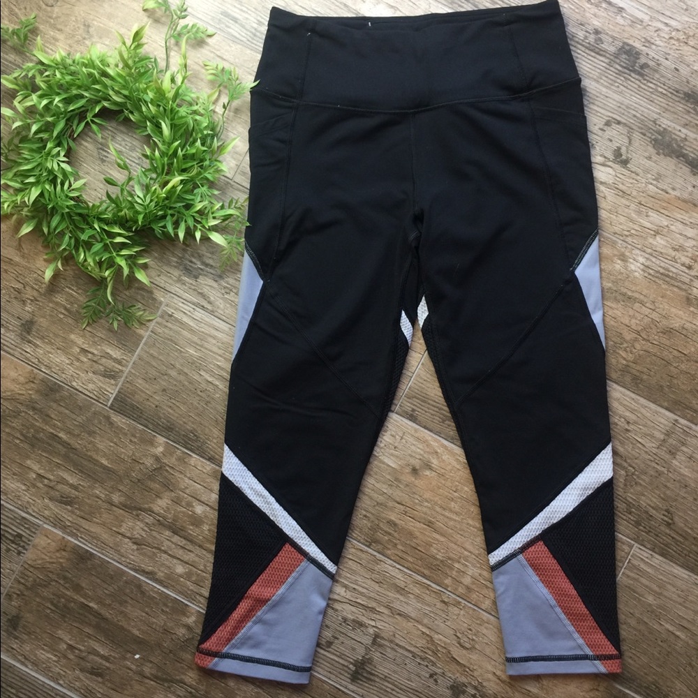 VICTORIA SECRET knockout Capri leggings women sz M